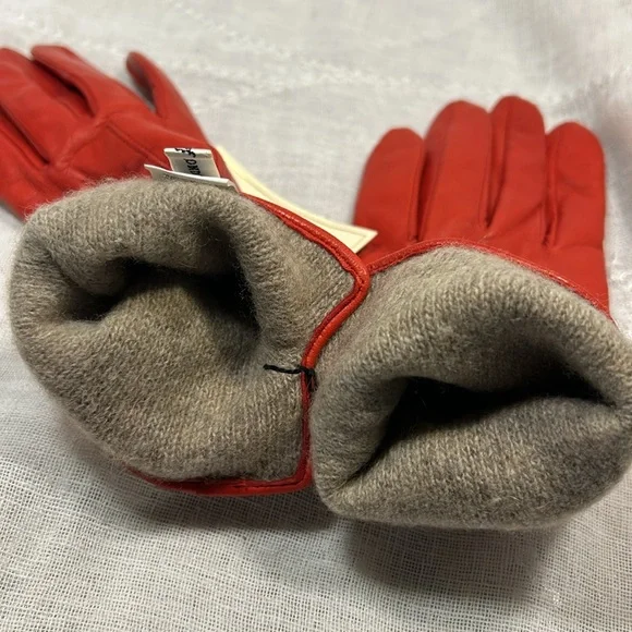 NWT Aspinal of London soft buttery leather gloves with 100 % cashmere liner